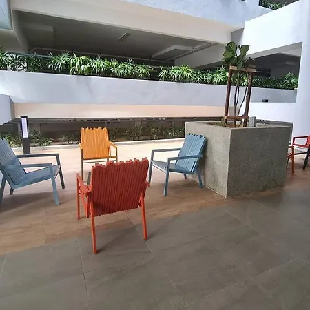 Contemporary 2R2B Studio 10 Minutes From Klcc
